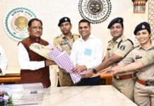 रायपुर : मुख्यमंत्री विष्णु देव साय से राज्य पुलिस सेवा अधिकारियों ने की सौजन्य भेंट…