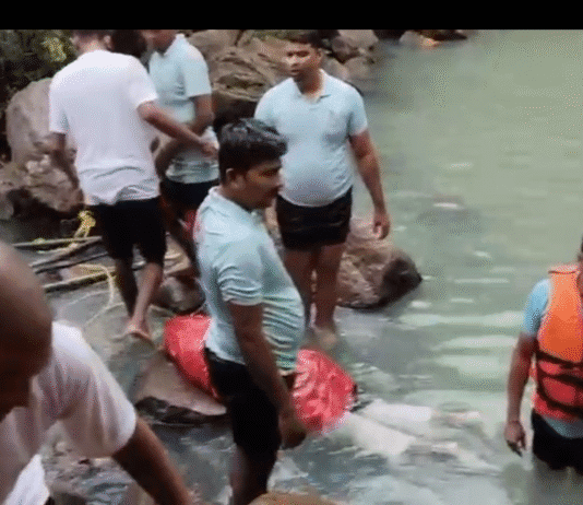 गजपल्ला वाटरफॉल घूमने आई लड़की की 30 फिट गहरे पानी के अंदर मिला लाश…