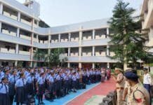 राजनांदगांव : शहर के स्कूली बच्चों को 18 वर्ष से पहले मोटरसाइकिल नहीं चलाने हेतु पुलिस द्वारा किया जागरूक…