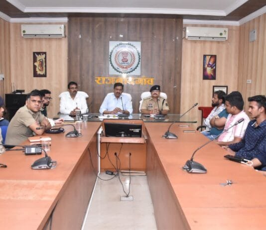 राजनांदगांव : गणेश उत्सव के उपलक्ष्य में झांकी समितियो का पुलिस एवं प्रशासन की उपस्थिति में ली गई बैठक…
