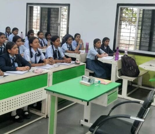 राजनांदगांव : आईआईटी-जेईई एवं नीट सहित अन्य प्रतियोगी परीक्षाओं की तैयारी के लिए नि:शुल्क कोचिंग का किया जा रहा संचालन…