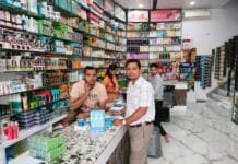 राजनांदगांव : खाद्य एवं औषधि प्रशासन द्वारा सौंदर्य प्रसाधन विक्रय प्रतिष्ठानों का निरीक्षण…