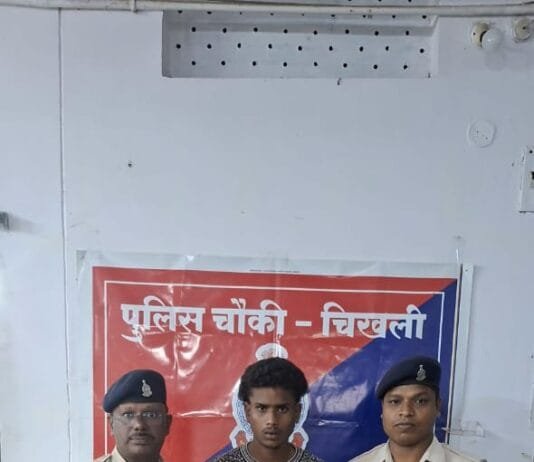 राजनांदगांव : चाकू लहराकर राहगीरों को डरा धमका रहे बदमाश पर की कार्यवाही…