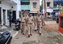 राजनांदगांव : बाहर से आये मुसाफिरों, फेरी वालों की पहचान के लिए श्रृष्टी कॉलोनी अटल आवास बसंतपुर में चलाया गया विशेष अभियान…