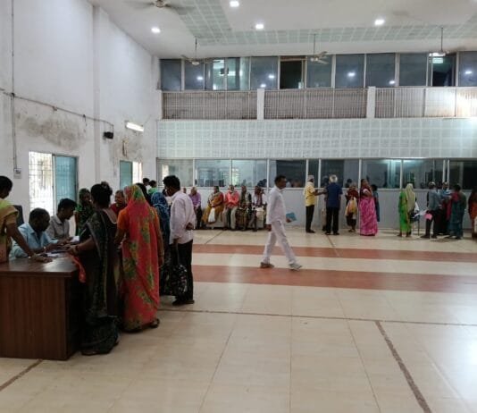 राजनांदगांव : सामाजिक सहायता कार्यक्रम अंतर्गत संचालित पेंशन योजनाओ के निगम सीमाक्षेत्र के हितग्राहियो का भौतिक सत्यापन निगम सभागृह में जारी…