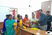 राजनांदगांव : सफाई कर्मचारी दिवस पर आयुक्त ने किया सफाई कामगारो का सम्मान…