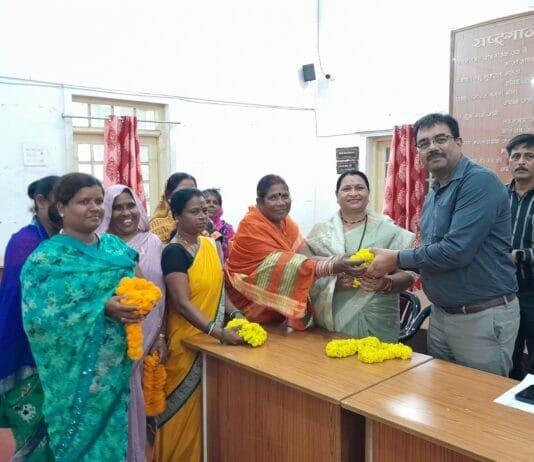 राजनांदगांव : सफाई कर्मचारी दिवस पर आयुक्त ने किया सफाई कामगारो का सम्मान…