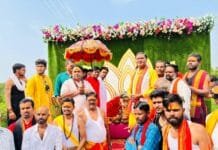 राजनांदगांव : नवागॉव मोतीपुर तुलसीपुर लेबर कॉलोनी से निकली महाकाल की भव्य पालकी यात्रा…