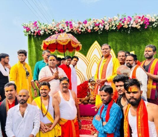 राजनांदगांव : नवागॉव मोतीपुर तुलसीपुर लेबर कॉलोनी से निकली महाकाल की भव्य पालकी यात्रा…