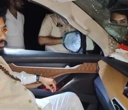 VISION TIMES: आरंग विधायक गुरु खुशवंत साहेब की गाड़ी पर हुआ अचानक हमला, बाल–बाल बचे विधायक…