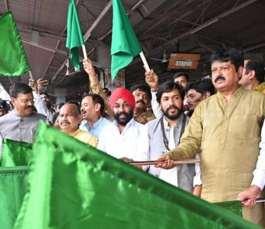 रायपुर : रजत जयंती वर्ष में सांस्कृतिक चेतना को नई उड़ान: ‘श्री रामलला दर्शन योजना’ अंतर्गत रायपुर से विशेष ट्रेन हुई रवाना…