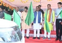 रायपुर : मुख्यमंत्री ने मैदानी स्वास्थ्य अमले के लिए 151 नए वाहनों को दिखाई हरी झंडी…