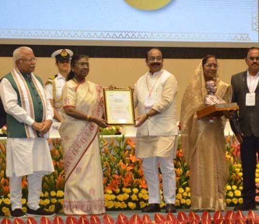 रायपुर : छत्तीसगढ़ ने राष्ट्रीय मंच पर बिखेरी स्वच्छता की चमक, 20 हजार से कम आबादी वाले शहरों में बिल्हा देश का सबसे स्वच्छ शहर…