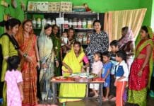 रायपुर : आंगनबाड़ी केंद्रों की बदली तस्वीर : खेलते-खिलखिलाते नन्हे कदमों से संवर रहा भविष्य…