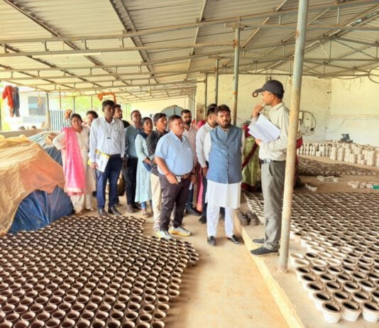 रायपुर : ग्रामोद्योग बोर्ड अध्यक्ष राकेश पाण्डेय ने किया ग्रामोद्योग इकाइयों का निरीक्षण…