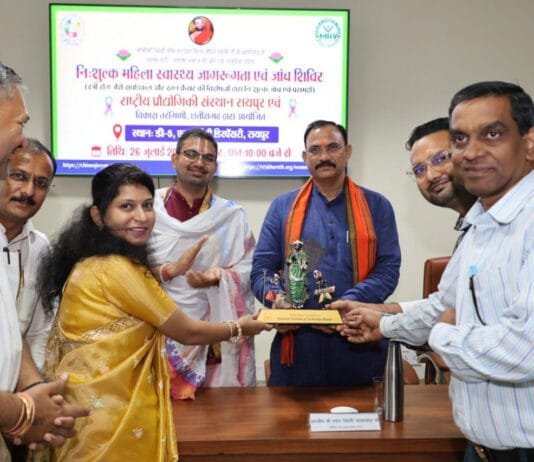 रायपुर : महिलाओं के बेहतर स्वास्थ्य के लिए राज्य सरकार प्रतिबद्ध: स्वास्थ्य मंत्री श्याम बिहारी जायसवाल…