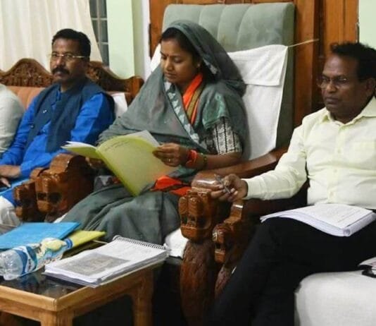 रायपुर : आंगनबाड़ियों की व्यवस्था और कुपोषण उन्मूलन पर ध्यान दें अधिकारी: मंत्री राजवाड़े…