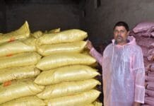 राजनांदगांव : जिले के किसान समितियों में लगातार कर रहे खाद-बीज की खरीदी…