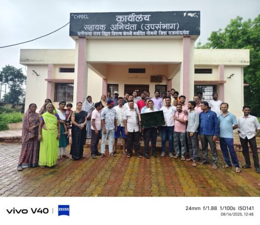 राजनांदगांव : सोमनी के विद्युत केंद्र मे लटका मिला ताला…