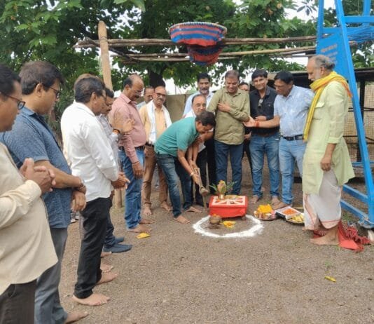राजनांदगांव : सामुदायिक भवन, मंच एवं रोड नाली निर्माण के लिए दोनो वार्ड में आयोजित कार्यक्रम में महापौर ने किया भूमिपूजन….