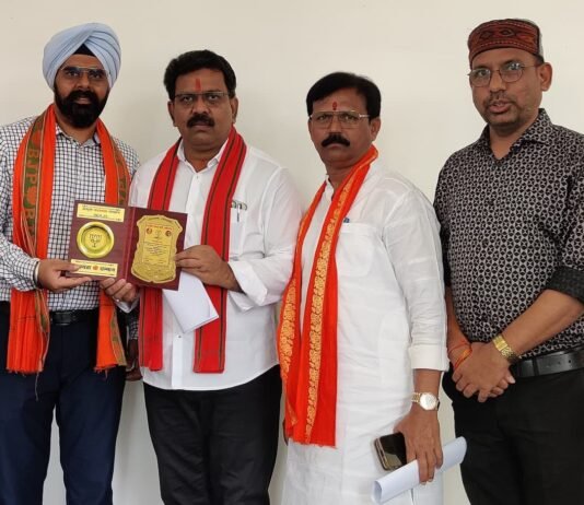 राजनांदगांव : उपमुख्यमंत्री विजय शर्मा से शैंकी बग्गा की सौजन्य भेंट, “सदस्यता सम्मान” पर दी बधाई…