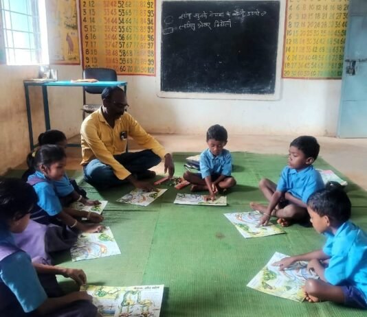 मोहला : युक्तियुक्तकरण से जिले के नक्सल प्रभावित क्षेत्र में गूंजी क,ख,ग…