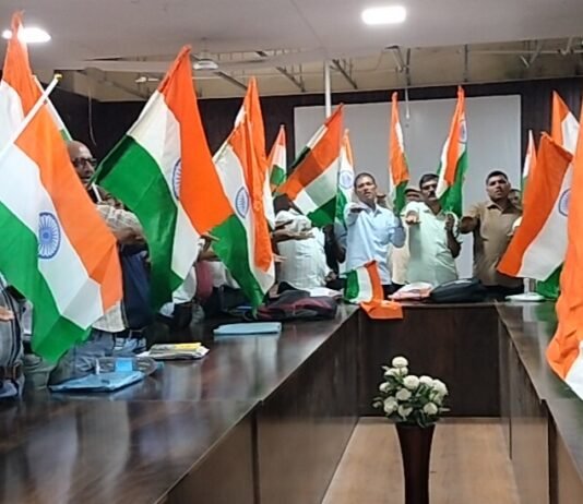 राजनांदगांव : हर घर तिरंगा, हर घर स्वच्छता ,स्वतंत्रता का उत्सव, स्वच्छता के संग थीम के पर जनपद पंचायत डोंगरगढ़ में निकाली गई तिरंगा रैली…