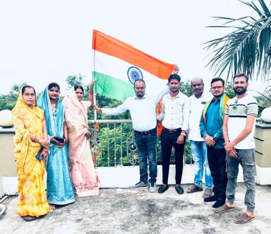 राजनांदगांव : तिलई मंडल में तिरंगा यात्रा की तैयारी के लिए कार्यशाला हर घर तक पहुंचेगा तिरंगे का संदेश -परदेसी सोनबोईर…