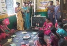 राजनांदगांव : आंगनबाड़ी केन्द्रों में तिरंगा भोजन के महत्व के साथ, राष्ट्र ध्वज तिरंगे के महत्व को बताया गया…