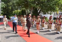 रायपुर : स्वतंत्रता दिवस-2025 : राज्यपाल डेका ने राजभवन में किया ध्वजारोहण…