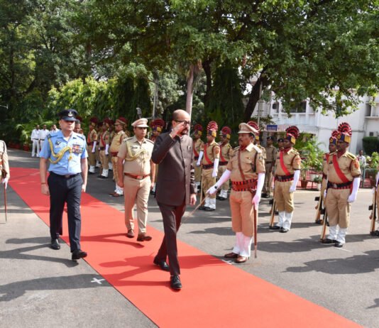 रायपुर : स्वतंत्रता दिवस-2025 : राज्यपाल डेका ने राजभवन में किया ध्वजारोहण…