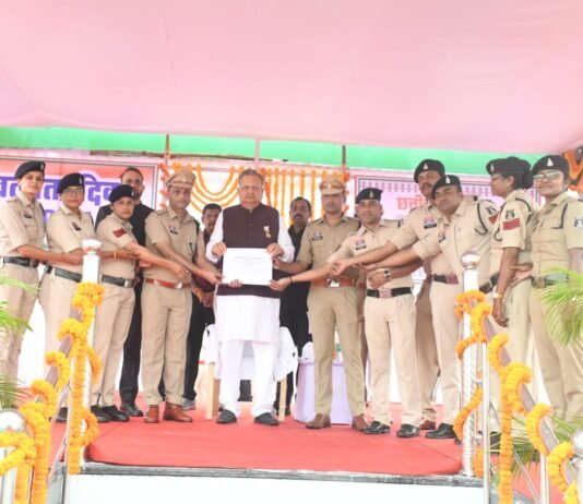 राजनांदगांव: स्वतंत्रता दिवस पर पीटीएस राजनांदगांव में मुख्य ध्वजारोहण समारोह, उत्कृष्ट कार्य करने वाले पुलिसकर्मी सम्मानित…