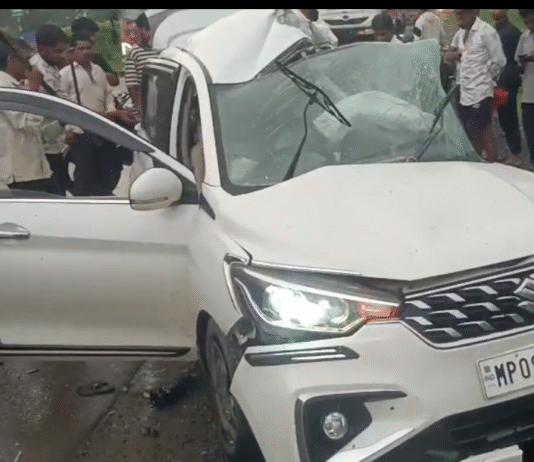 राजनांदगांव में भीषण सड़क हादसा ,6 युवकों की मौत, चालक गंभीर…