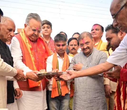 राजनांदगांव : विधानसभा अध्यक्ष ने पूर्व मंत्री स्वर्गीय लीलाराम भोजवानी की पुण्यतिथि पर स्वागत द्वार का किया भूमिपूजन…