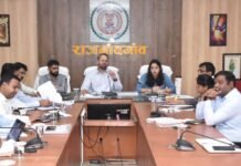 राजनांदगांव : छत्तीसगढ़ रजत महोत्सव अंतर्गत जिले में आय, जाति, निवास प्रमाण पत्र बनाने के लिए ग्राम पंचायत स्तर पर लगाए जा रहे शिविर…