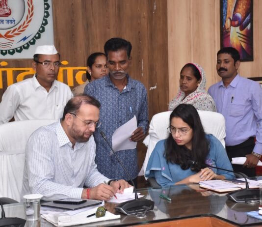 राजनांदगांव : कलेक्टर ने जनदर्शन में पहुंचे जनसामान्य की सुनी शिकायत एवं समस्याएं…