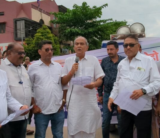 राजनांदगांव: स्वदेशी अपनाओ, देश बचाओ: चेंबर ऑफ कॉमर्स ने निकाली जागरूकता रैली…