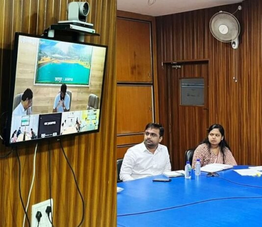 राजनांदगांव : आदिम जाति कल्याण विभाग के प्रमुख सचिव सोनमणि बोरा ने आदि कर्मयोगी अभियान की तैयारियों की समीक्षा की…