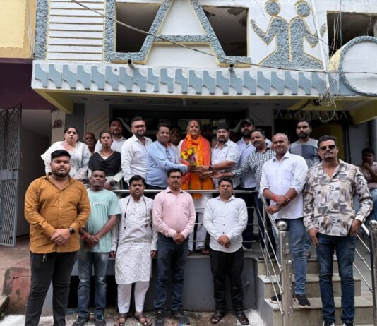 राजनांदगांव : भाजपा वरिष्ठ नेता अशोक शर्मा का जन्मदिन उत्तर मंडल पदाधिकारियों ने मनाया…