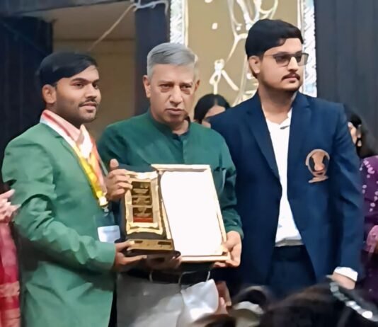 राजनांदगांव : नेशनल यूथ एक्सलेंस अवॉर्ड से सम्मानित हुए यूनिसेफ जिला समन्वयक विनोद कुमार टेम्बुकर…