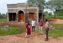 राजनांदगांव : जिला पंचायत सीईओ ने प्रगतिरत महतारी सदन के निर्माण कार्यों का किया आकस्मिक निरीक्षण…