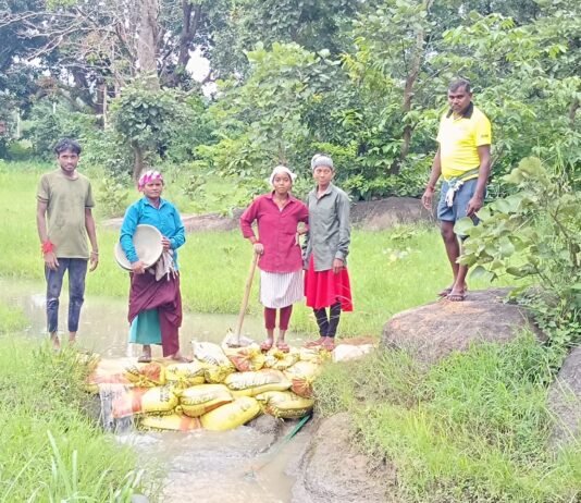 राजनांदगांव : जल संरक्षण की अनोखी पहल, जिले में ‘बोरी बंधन’ कार्यक्रम का हुआ शुभारंभ…