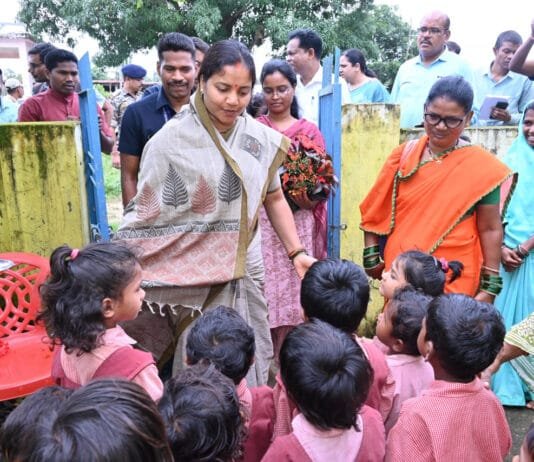 रायपुर : महिला एवं बाल विकास मंत्री राजवाड़े कोंडागांव के प्रवास पर…