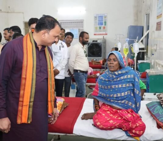 रायपुर : स्वास्थ्य मंत्री जायसवाल ने कोण्डागांव व फरसगांव में शासकीय अस्पतालों का किया निरीक्षण…