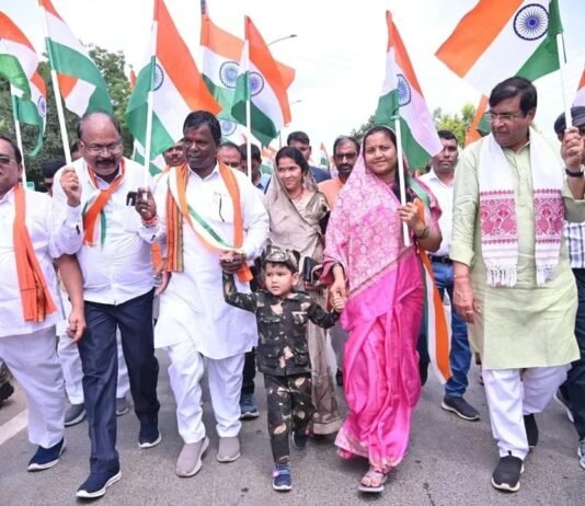 रायपुर : तिरंगा रैली में शामिल हुईं महिला एवं बाल विकास मंत्री लक्ष्मी राजवाड़े…