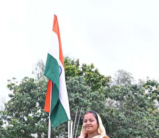 रायपुर : हर घर तिरंगा अभियान – मंत्री लक्ष्मी राजवाड़े ने निज निवास पर फहराया तिरंगा…