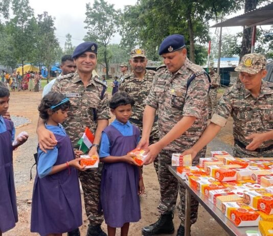 रायपुर : आज़ादी के बाद पहली बार बस्तर के 29 गांवों में शान से लहराया तिरंगा…