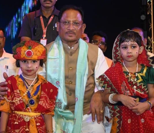 रायपुर : श्रीकृष्ण जन्माष्टमी उत्सव में उमड़ा आस्था का सैलाब : मुख्यमंत्री विष्णु देव साय हुए शामिल…