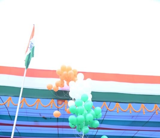 मोहला : स्वतंत्रता दिवस पर विधायक रायपुर पश्चिम राजेश मूणत ने किया ध्वजारोहण…