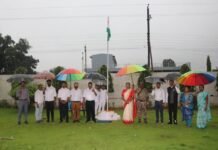 मोहला : कलेक्टर प्रजापति ने कलेक्टर निवास में किया ध्वजारोहण…